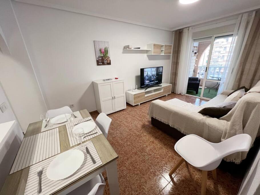 Nice And Central Apartment Torrevieja Exteriör bild