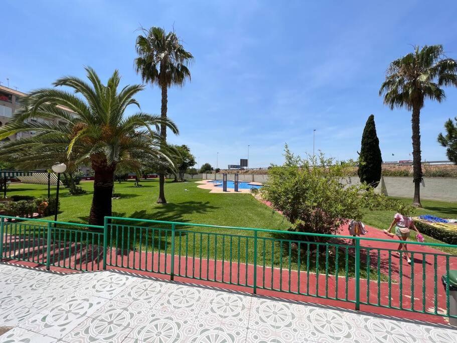 Nice And Central Apartment Torrevieja Exteriör bild
