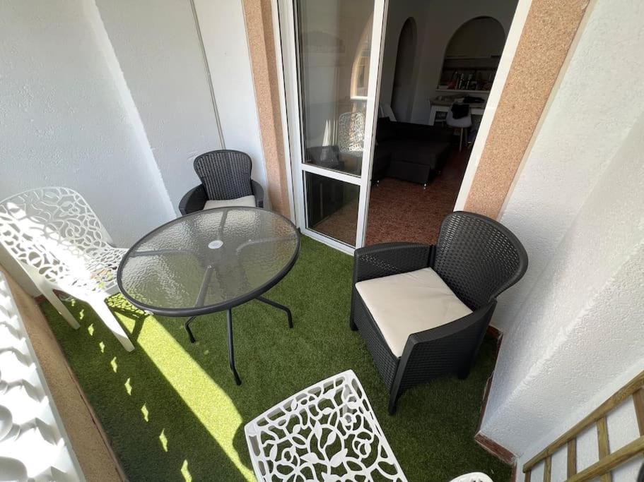Nice And Central Apartment Torrevieja Exteriör bild
