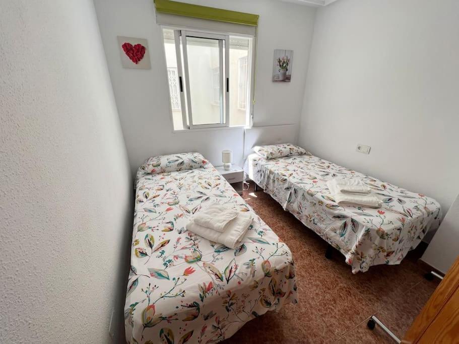 Nice And Central Apartment Torrevieja Exteriör bild