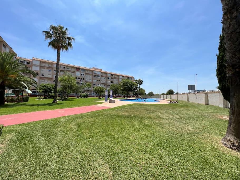 Nice And Central Apartment Torrevieja Exteriör bild